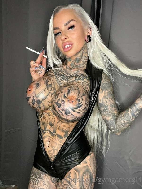 💦 I Love the smoking fetish 🥰 I feel so slutty in leather cl..