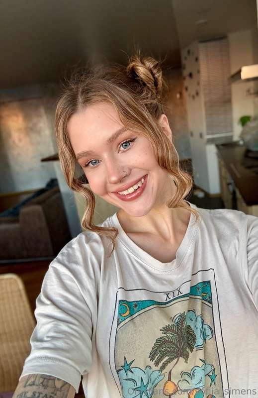 Hellooo, my sweeties💋💋💋Christmas is in a week!🎄 OMG I'm so h..