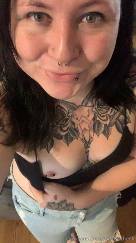 Some good morning tiddy to start your weekend 🥰😘