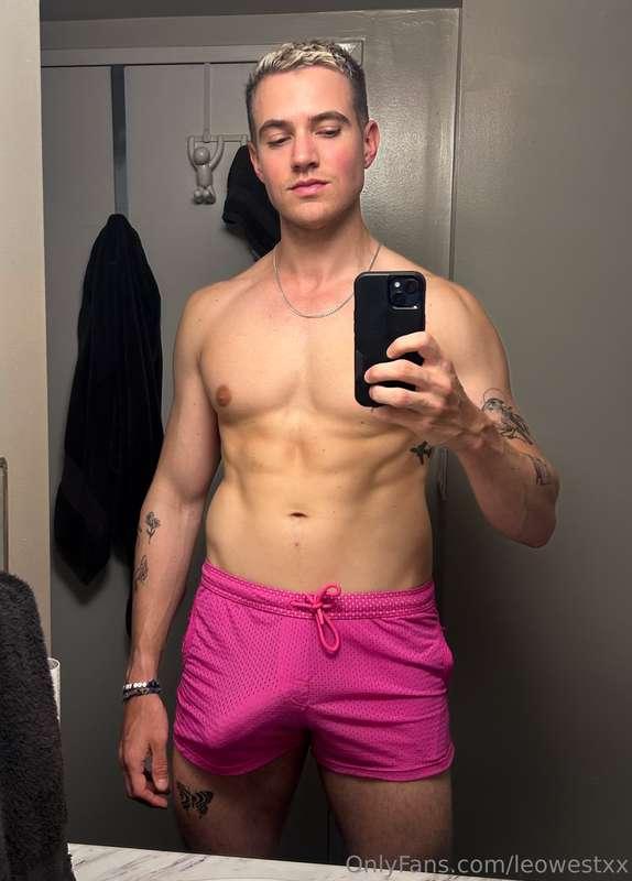 Tried my friend’s shorts on and am proud of myself for not s..