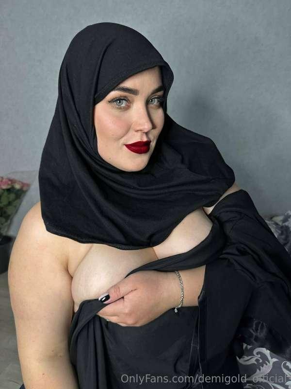 @gulnara✨ Damn this Muslim girl @gulnara🪄✨ so kinky and sexy..