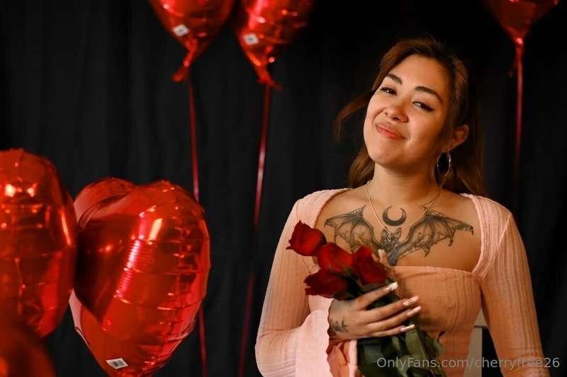 Sneak peek of the season of love photos 💕