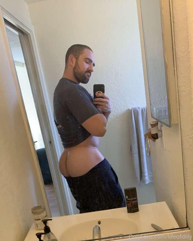 Dirty mirror and booty shots 😎
Have a great Monday!!!