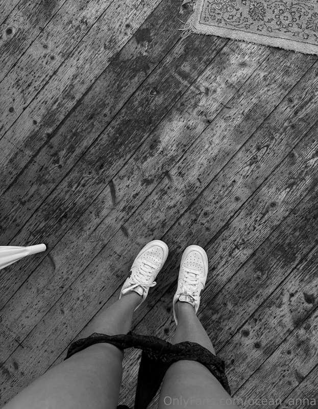 I love walking without panties 🐱