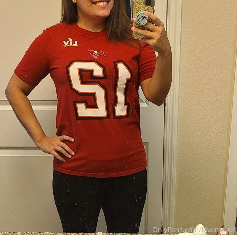 Who's ready for football tonight? I am 😉