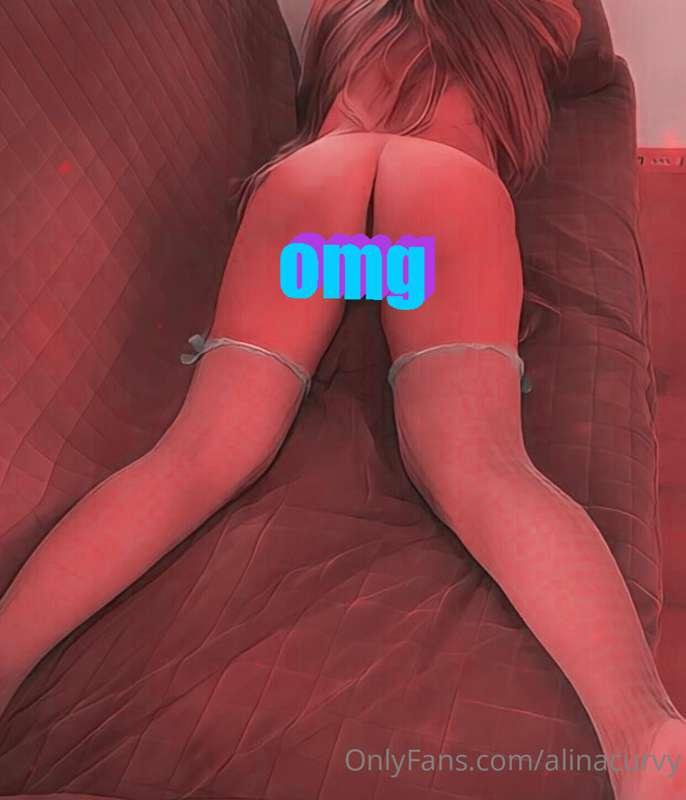 What a pose 😍 spreading my legs a little so you have space t..