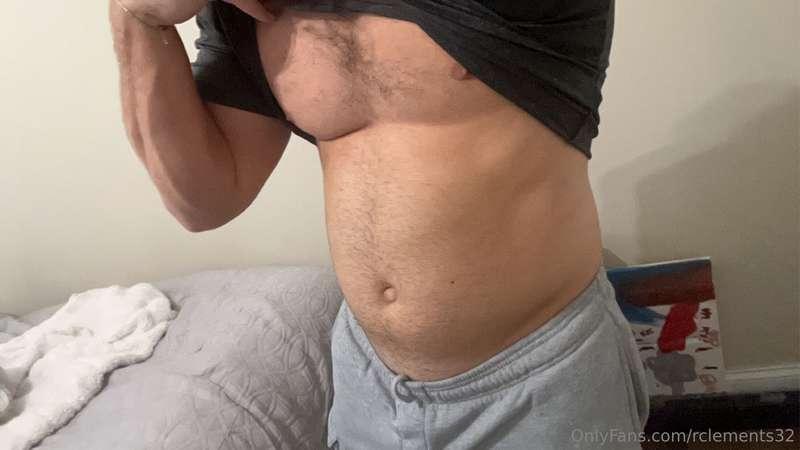 don’t worry the belly is still here tho🙈