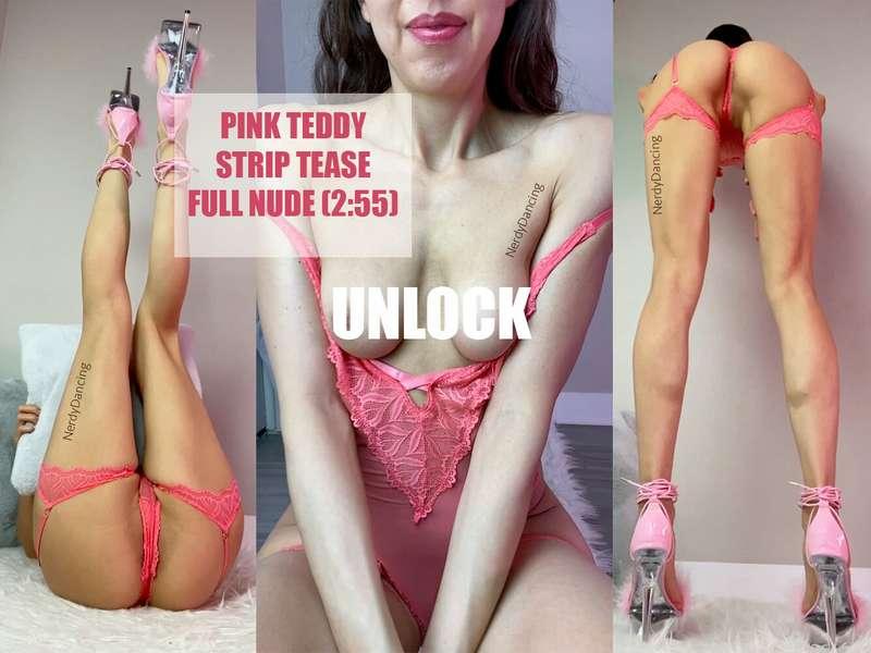 VAULT #52. I'm feeling pretty in pink... but maybe you'd pre..