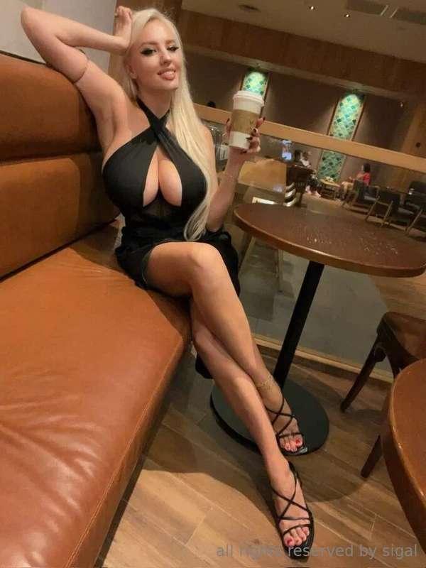 Romantic dinner with me?💕