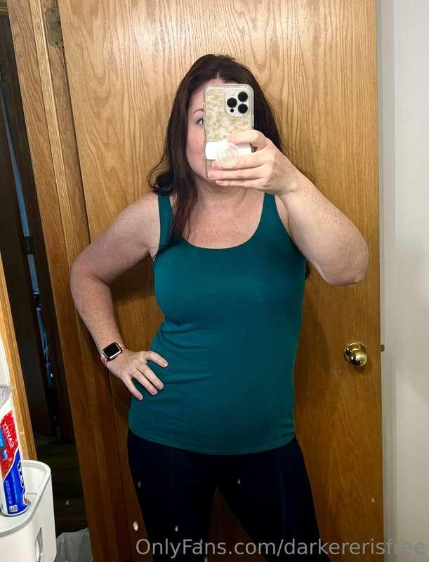 Swipe to undress the MILF. My VIP page gets to keep going 😈 ..