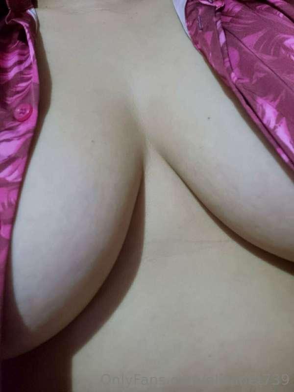 @jbarby
Free subscription 💵
Dick rating 🍆
Big ass 🍑
Sexting ..