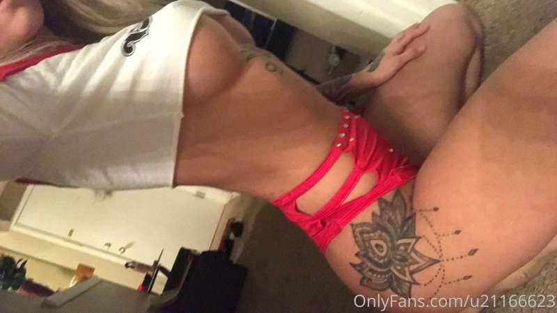 who wants to play right now 😈