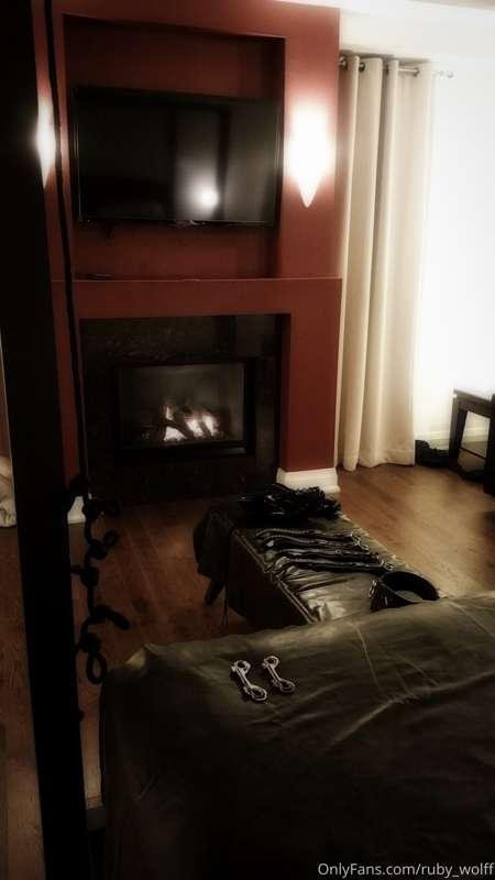 Entering subspace by the fireplace. 🔥➰