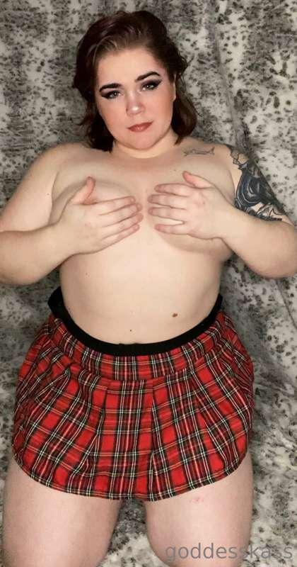 A few pictures from the videos I made tonight 😋 9 and a half..