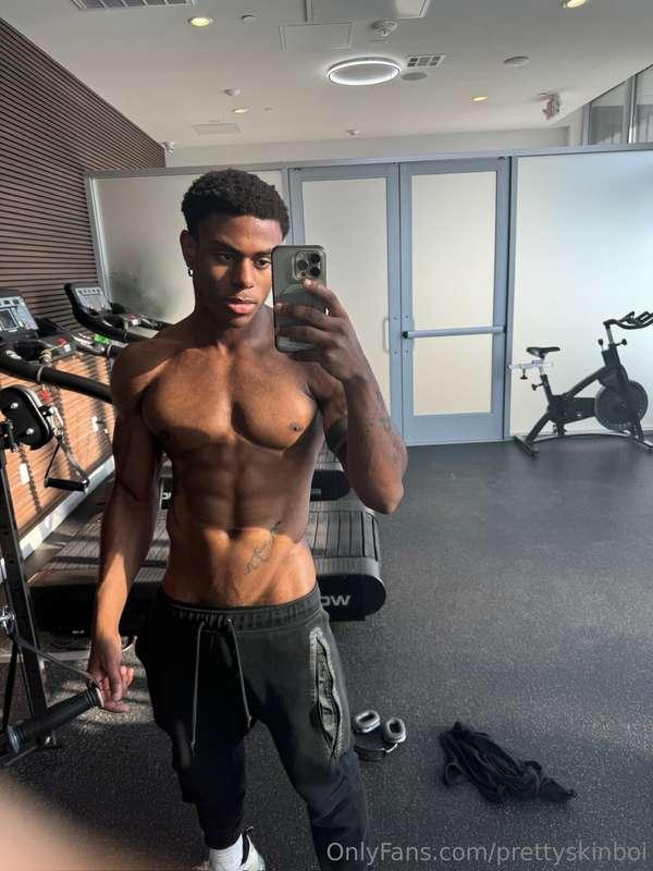 prettyskinboi main image