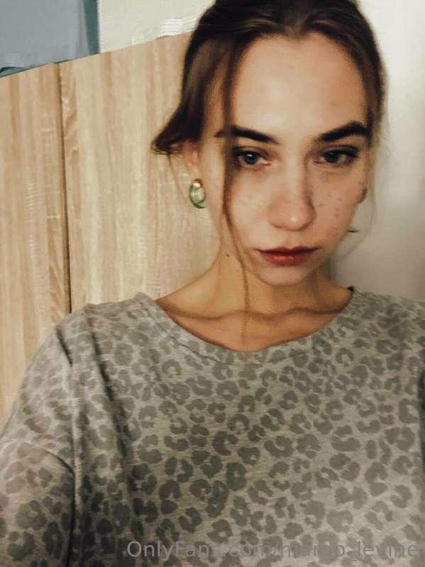 Do you think freckles beautify a girl's face?🔥😚