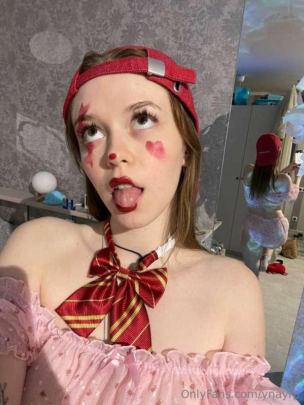 I am Pennywise's sexy sister. Yesss, we are freaky. And as f..