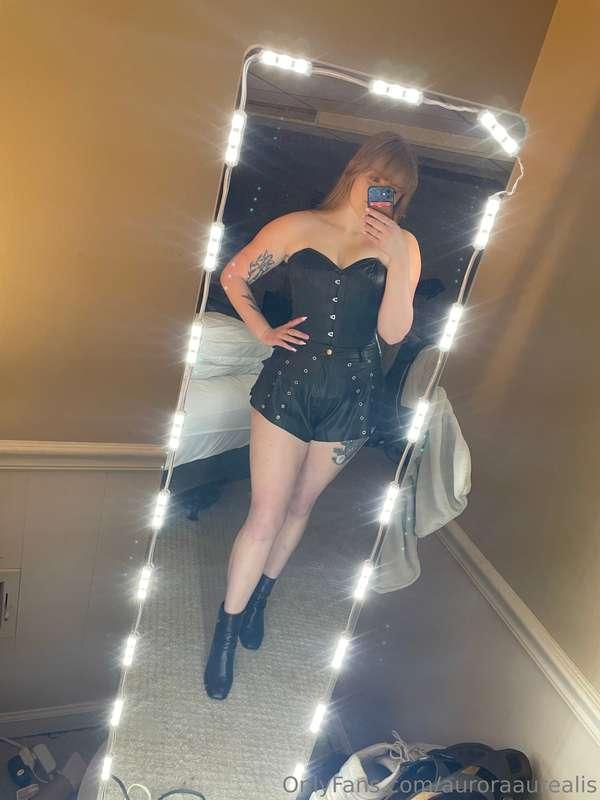 very happy with my look from a dungeon event this weekend 🥰