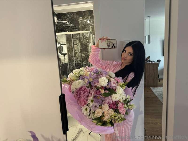 Look at this bouquet😍 It's gonna make me smile for days to c..