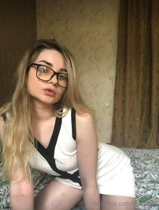 ADD THIS 18 YO BADDIE @violetcherryy ❤️🔥THE DIRTIEST HOTTIE ..