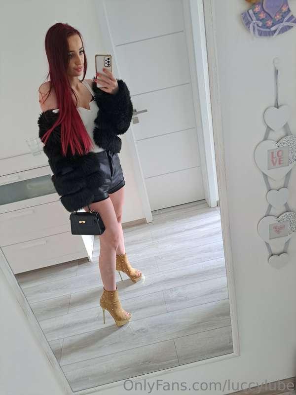 @luccylubex 🔥❤️‍🔥
I would love to know what your fantasies a..