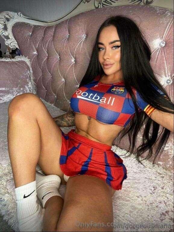 @gorgeousdiana IS WET RIGHT NOW

FREE subscription ONLY NOW
..