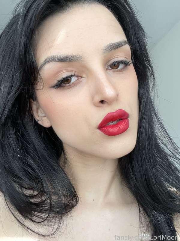 do you dream of me leaving a kiss on you?





#redlips #mistress #goddess #brunette #teen #selfie #femdom #findom #paypig