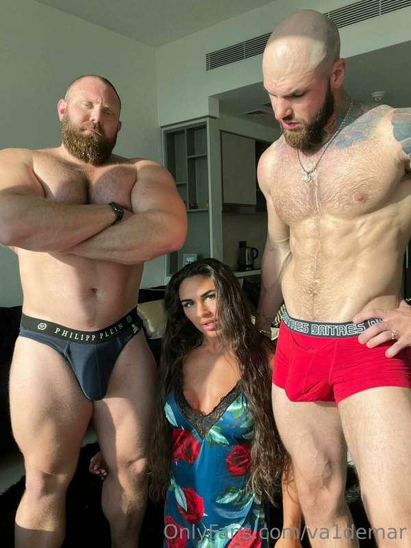 Huge @hugeandhung invited me to fuck his bodybuilder girlfri..