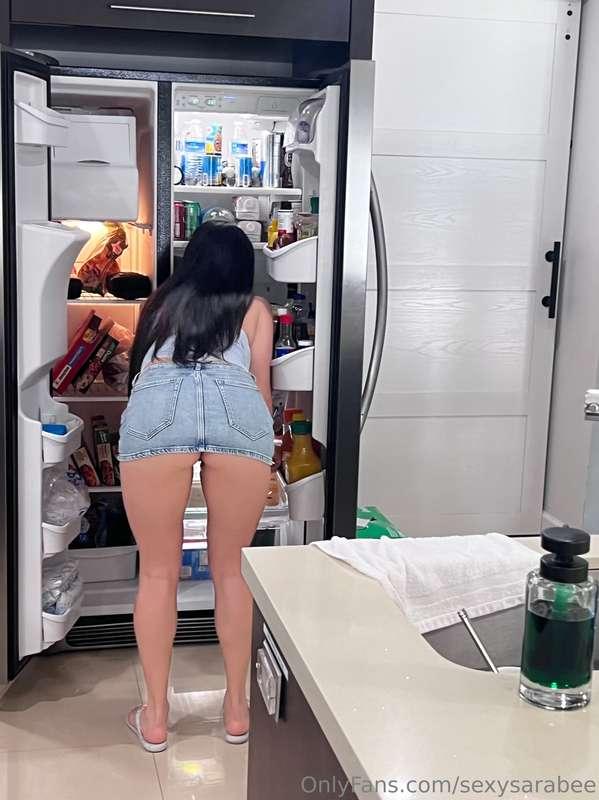 Looking for some snack? 🤭😍🍑