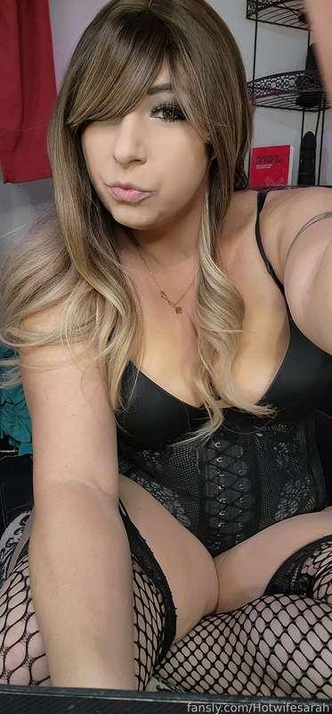 hotwifesarah image #4