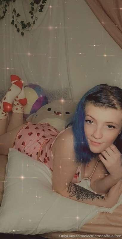 My cute Lil butt looks cute in anything, don't you agree? 😘🥰