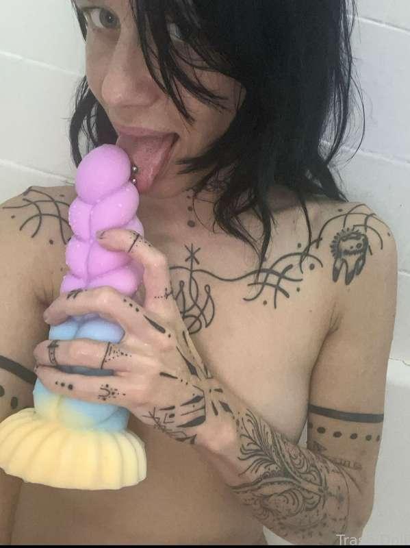 Lick lick lick it like a lolly pop

But then what? 


#smol #natural #nude #naked #shower #wet #pawg #mommy #booty #alt #singlemom #babyface #fyp 
