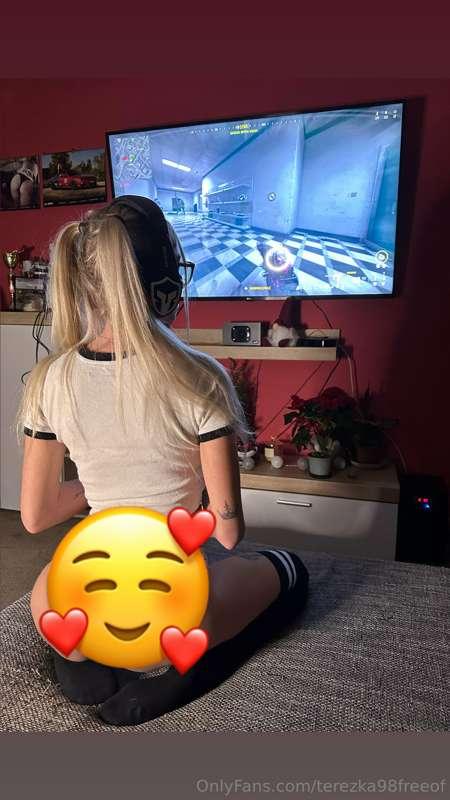 Jdeš si se mnou pohrát?😝🎮
Nezapomeň že každý den je fotečka ..