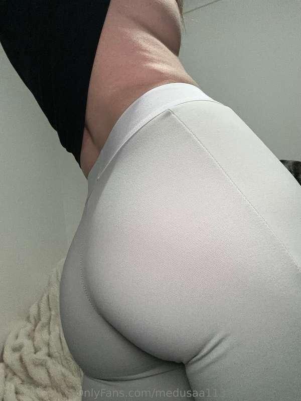 Love some tight leggings 🍑