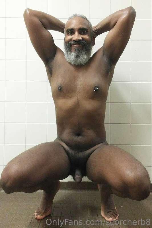 Tasty Thursday!  #beard #musculardaddy #gay #feet #gaycruisi..
