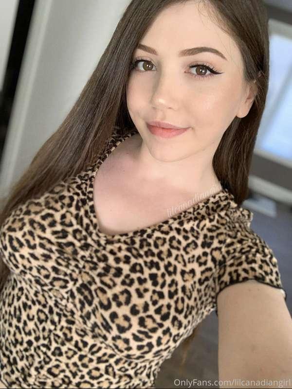 🧡Online on Twitch
twitch.tv/lilcanadiangirl