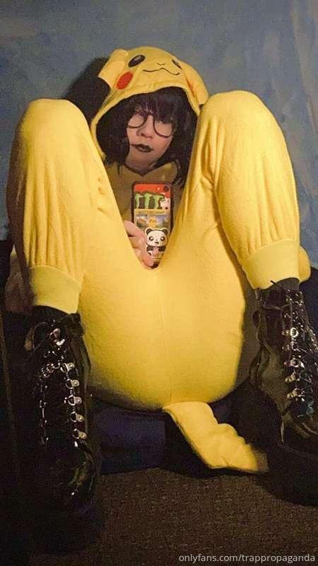 I got my Pikachu onesie! I'll be wearing this to LA Comic-Co..
