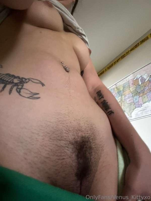 I got sooooo sweaty 🥵 who wanna clean me off? 😘💦