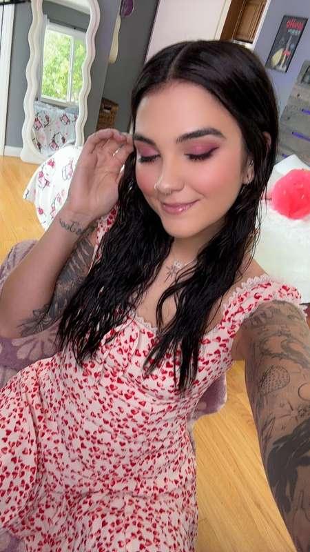 Haiii ♡ I’m LIVE now! Come say hai back💫✨ https://www.twitch..
