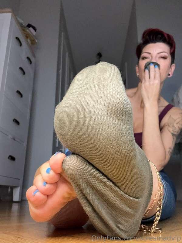 Have you ever imagined smelling on between my toes?