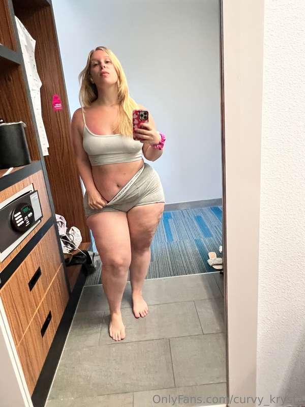 My mirror said I'm sexy!😍 It’s a smart mirror
