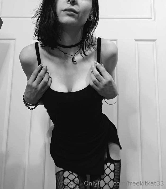 I think this might be one of my favorite outfits do far 😈 Ch..