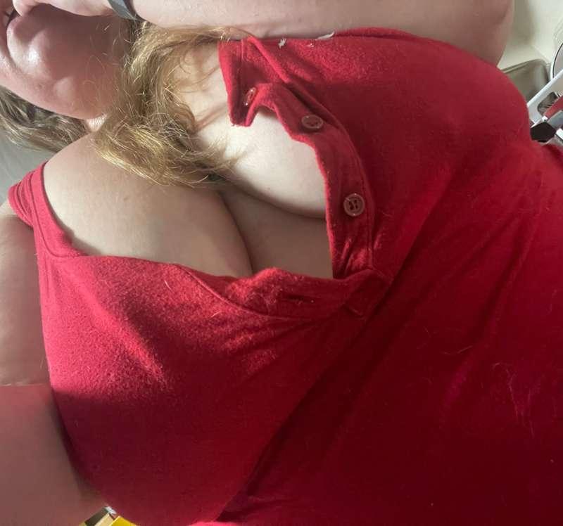 bigtittyblonde image #0