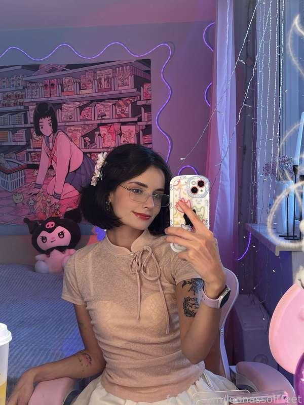 loonassoftfeet image #4