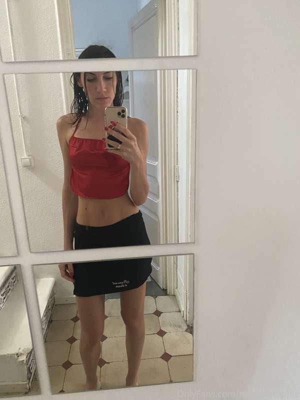 Do you like my outfit today? Should we shoot a new video in ..