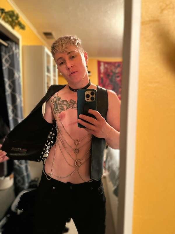 Kicked off Folsom Eve the right way - with anal, shooting po..