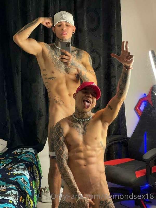Algo grupal 😏😛🔥🔥🔥🔥🔥 con mi amigo @brunobb_beliel