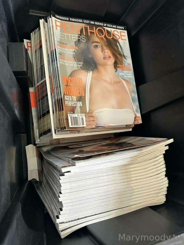 Remember when I was a covergirl for Penthouse? 😍 Who wants a..