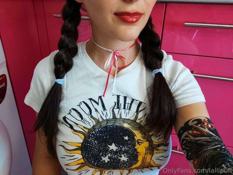 Teaser photos for the next video 💋😈