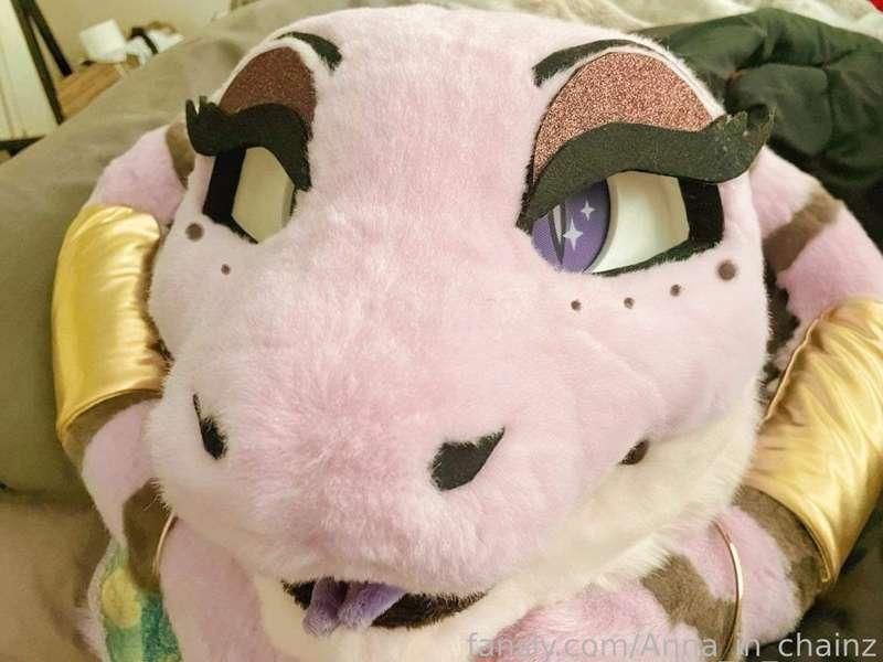 anna_in_chainz image #0